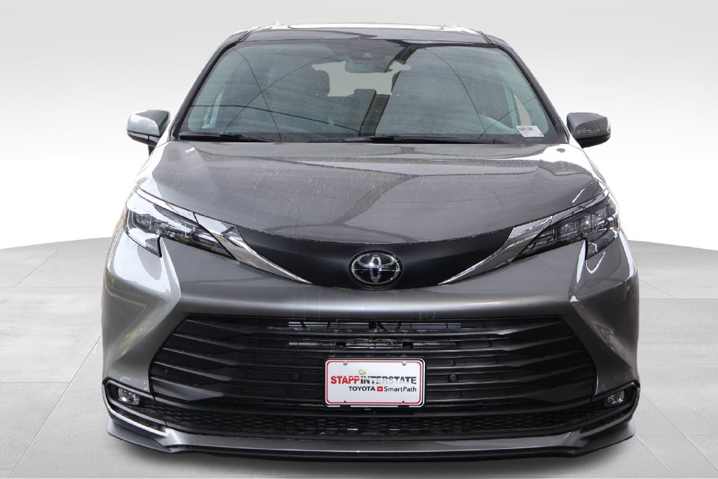 New 2026 Toyota Sienna XLE AWD/4WD image 9