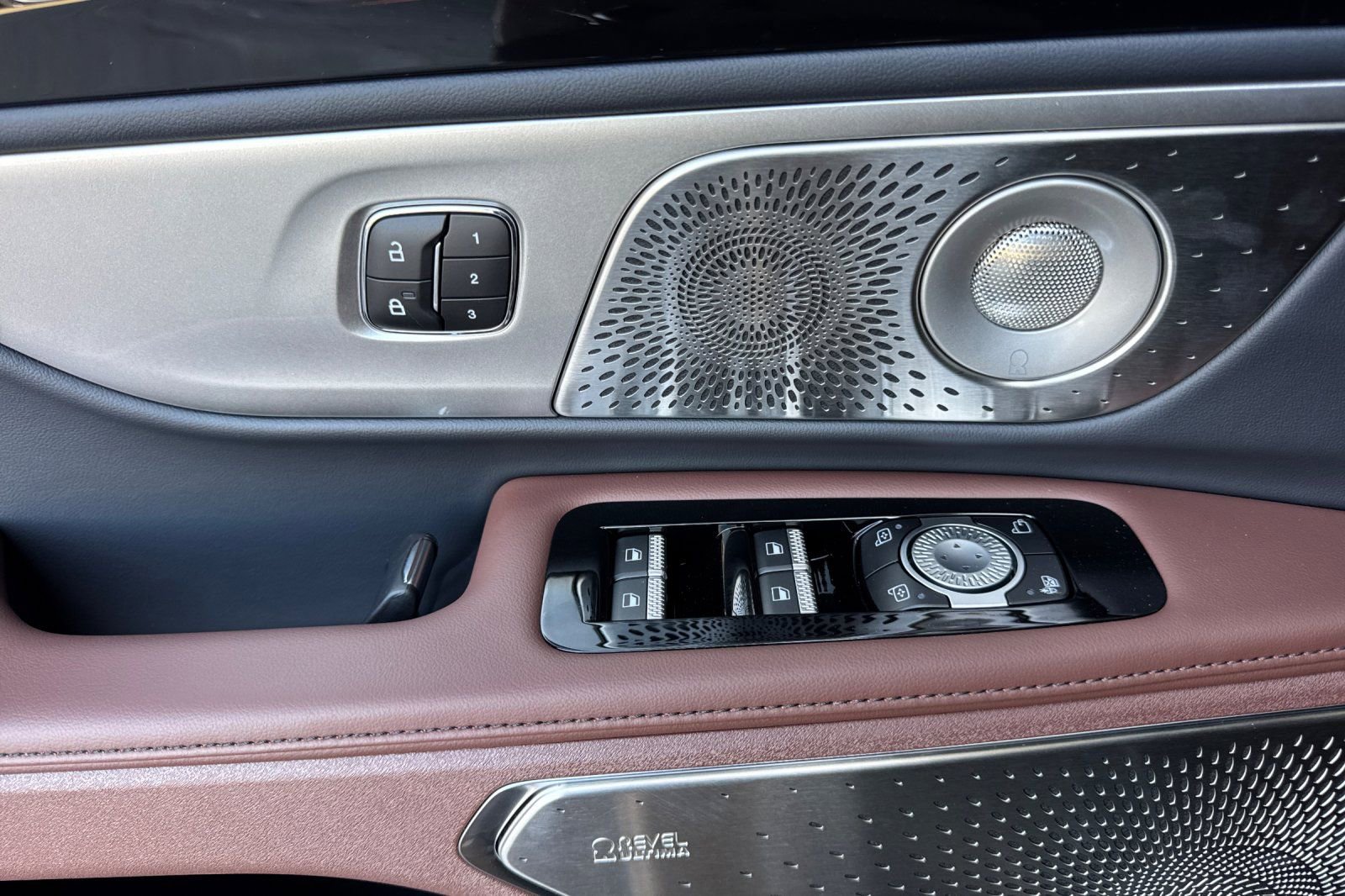 New 2026 Lincoln Nautilus Reserve image 9