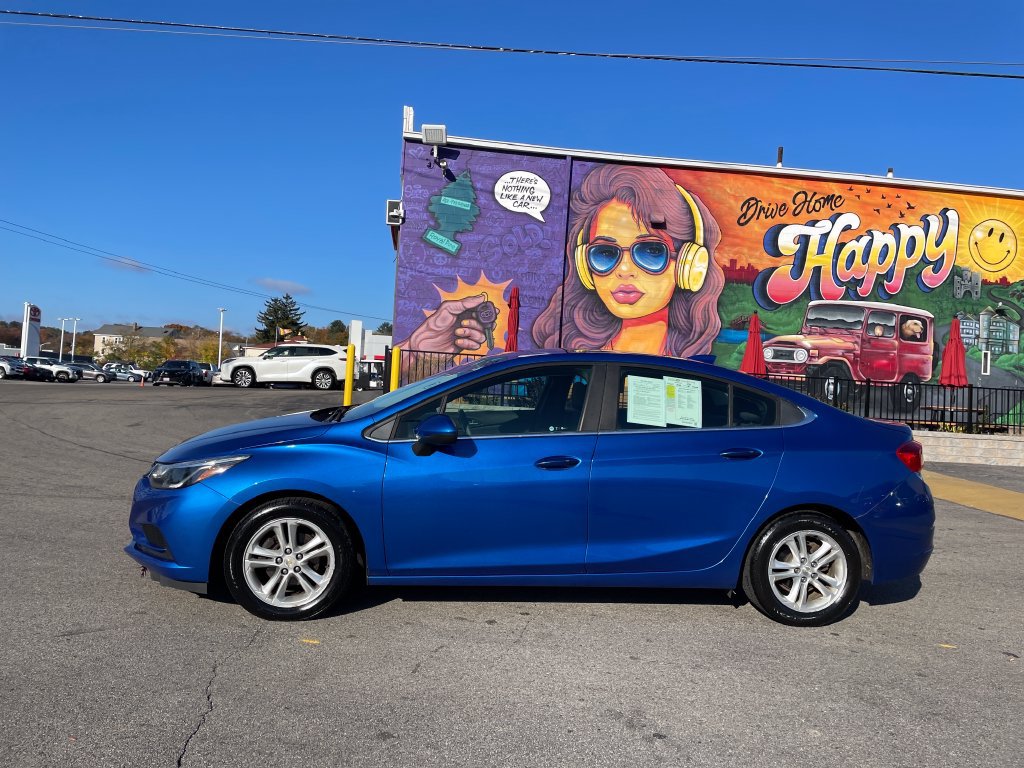 Used 2016 Chevrolet Cruze LT w/ Sun And Sound Package FWD image 2