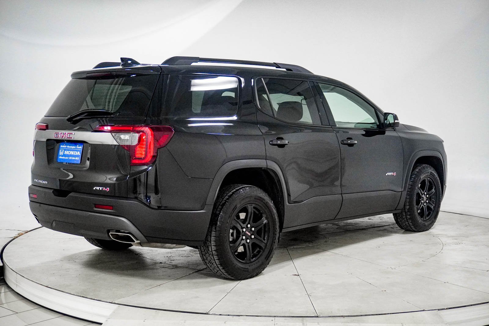 Used 2023 GMC Acadia AT4 image 11