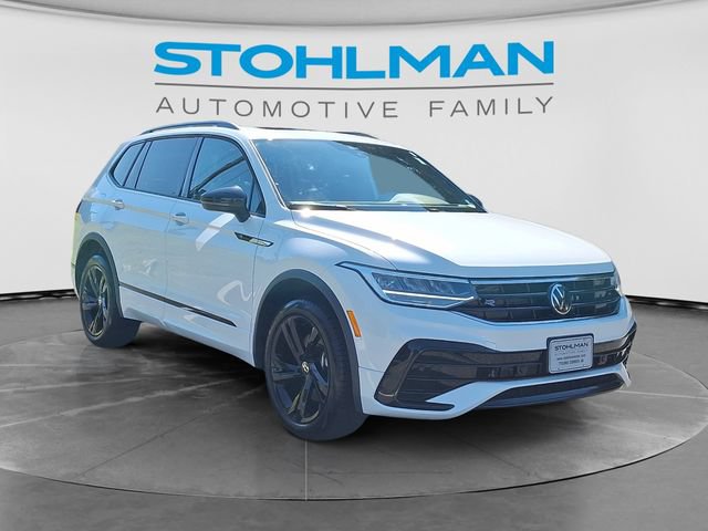 Certified 2024 Volkswagen Tiguan SE R-Line FWD image 3