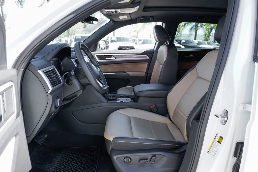 Used 2023 Volkswagen Atlas Cross Sport SE image 17