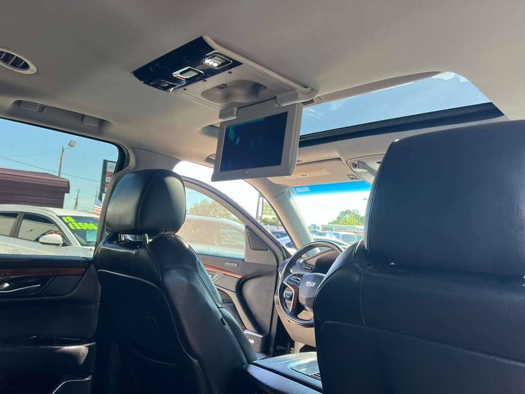 Used 2018 Cadillac Escalade Premium Luxury RWD image 12