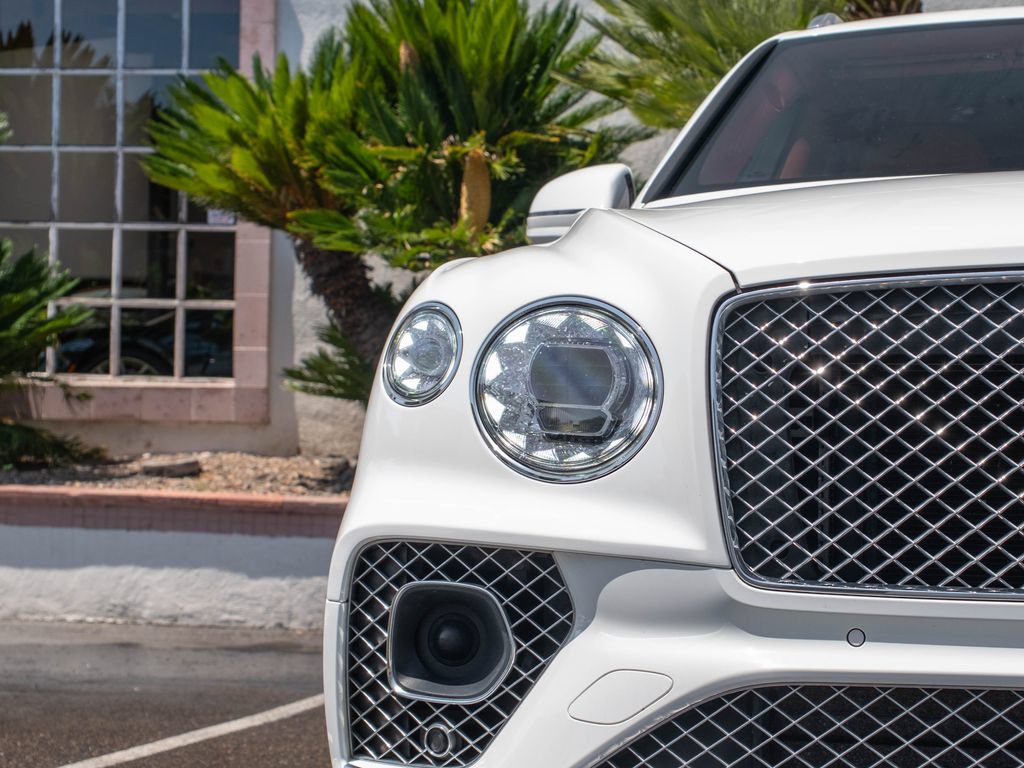 Used 2022 Bentley Bentayga AWD/4WD image 36