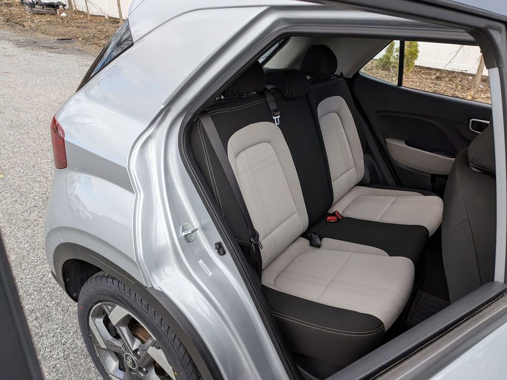 Used 2021 Hyundai Venue SEL image 21