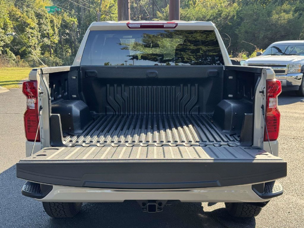 New 2026 Chevrolet Silverado 1500 Custom w/ Turbomax Blackout Package AWD/4WD image 16
