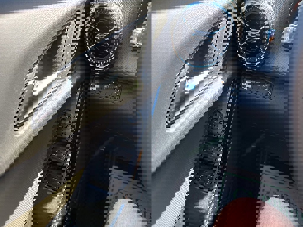 New 2026 Chevrolet Equinox LT w/ Convenience Package II image 27