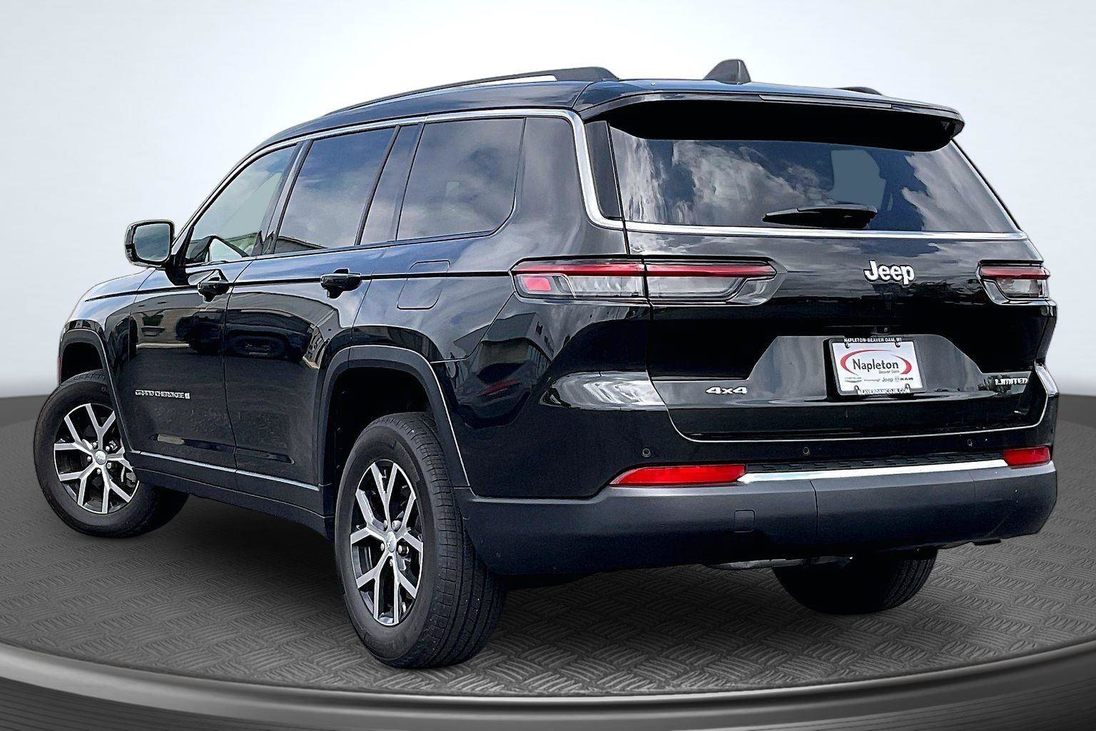 Used 2023 Jeep Grand Cherokee L Limited AWD/4WD image 14
