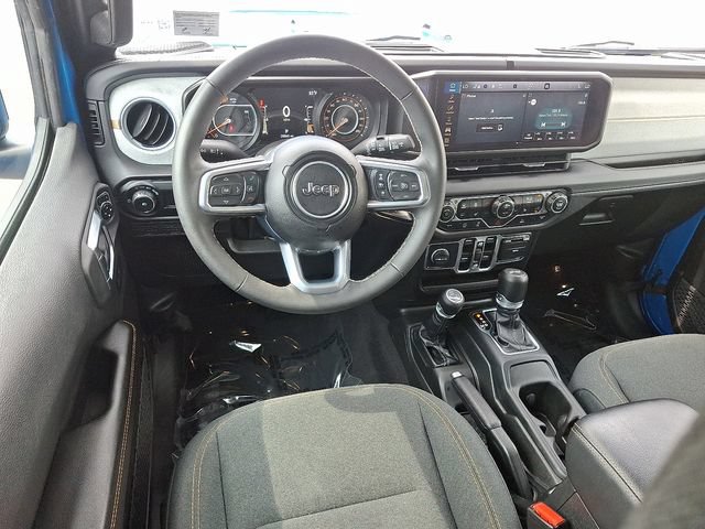 Used 2025 Jeep Wrangler Unlimited Sahara AWD/4WD image 11