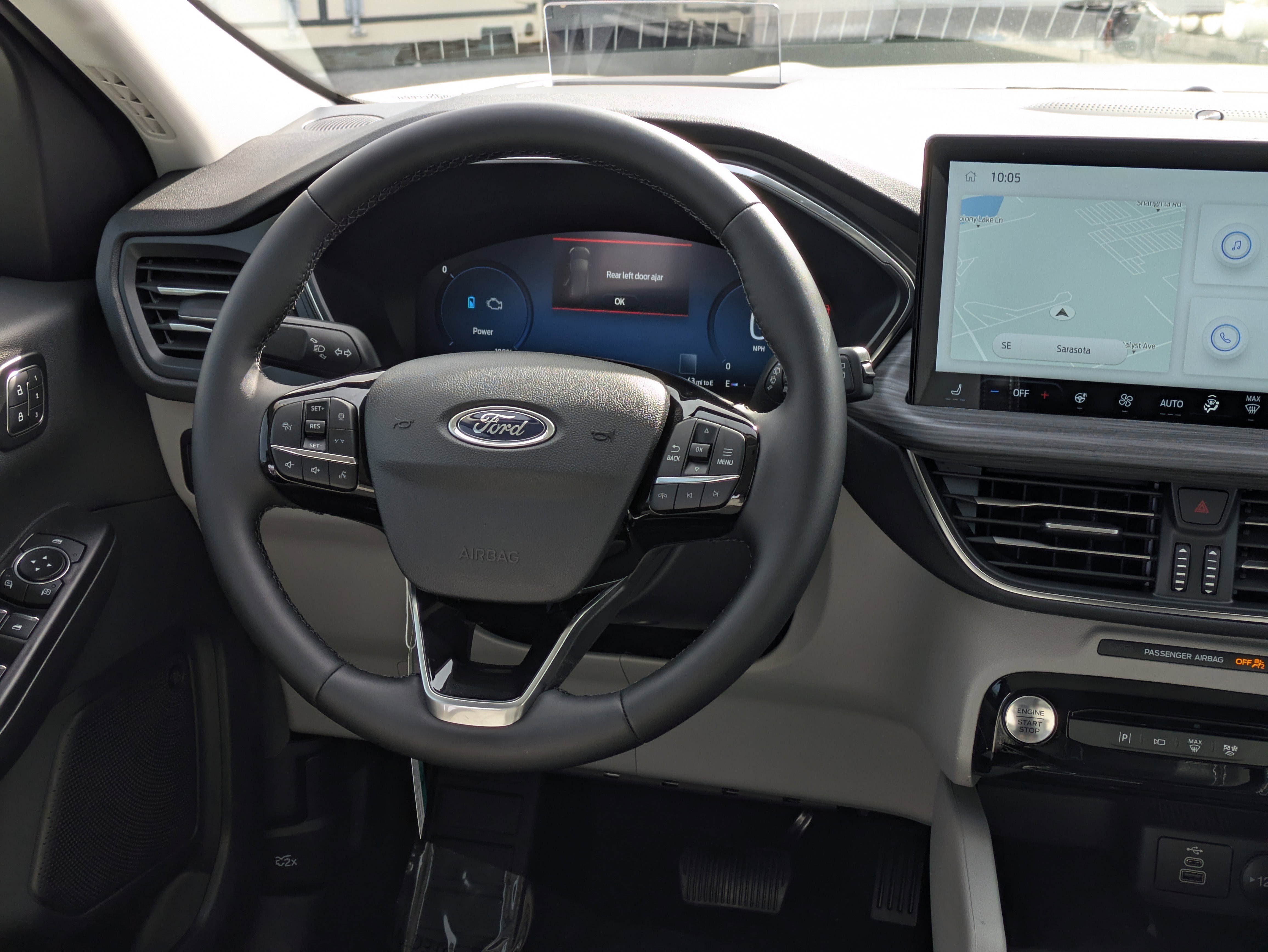 New 2026 Ford Escape SE w/ PHEV Premium Package FWD image 18
