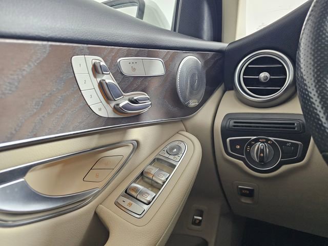 Used 2019 Mercedes-Benz GLC 300 4MATIC image 36