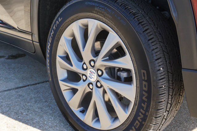 Used 2025 Buick Enclave Preferred FWD image 7