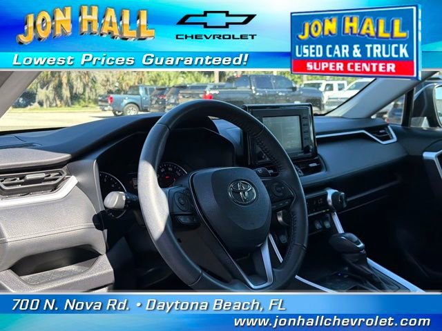 Used 2021 Toyota RAV4 XLE Premium image 20