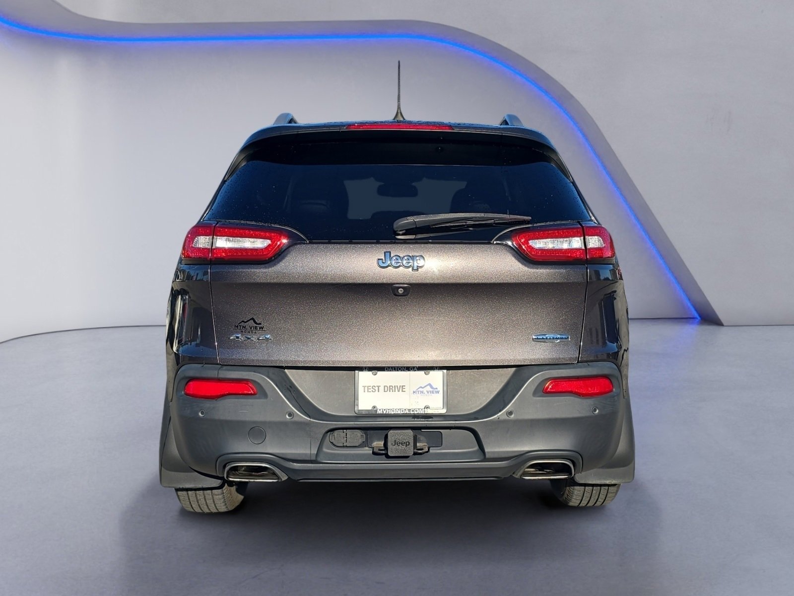 Used 2018 Jeep Cherokee Latitude Plus w/ Trailer Tow Group image 4