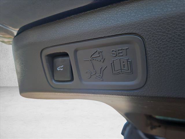 Used 2020 Ford Expedition Limited w/ Equipment Group 302A AWD/4WD image 8
