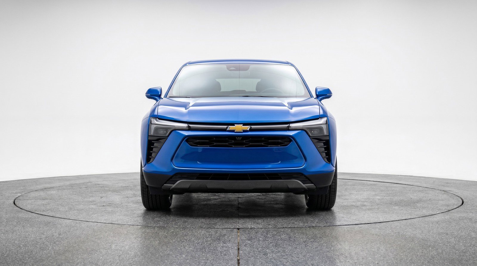 Used 2025 Chevrolet Blazer LT FWD image 2