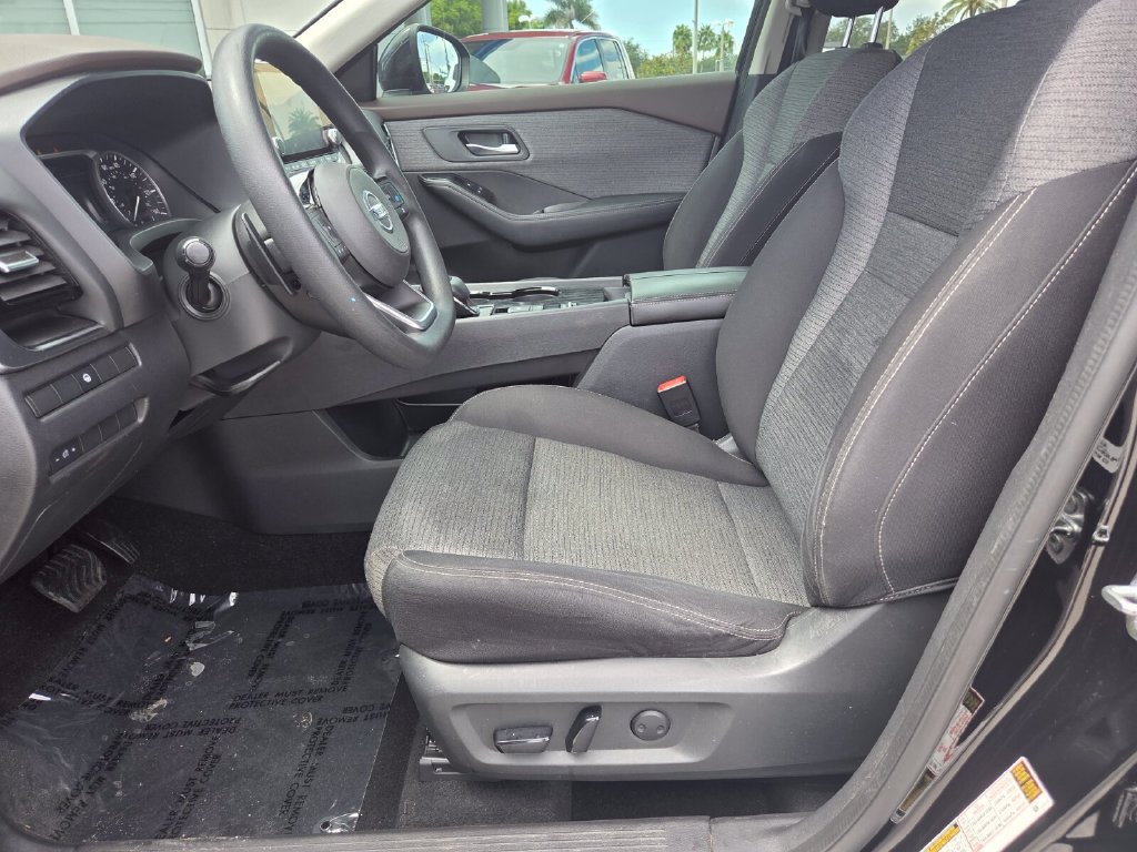 Used 2021 Nissan Rogue SV FWD image 9