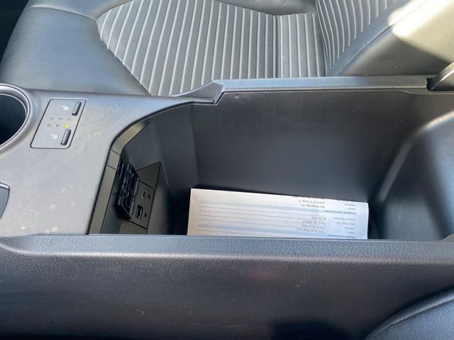 Used 2023 Toyota Camry SE image 12