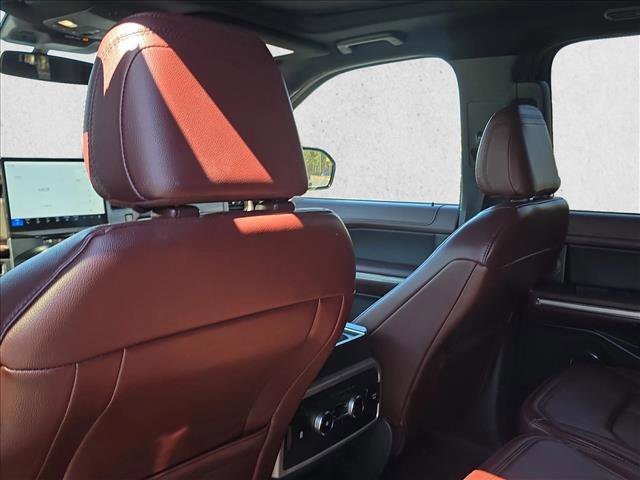 Used 2024 Ford Expedition Limited image 17