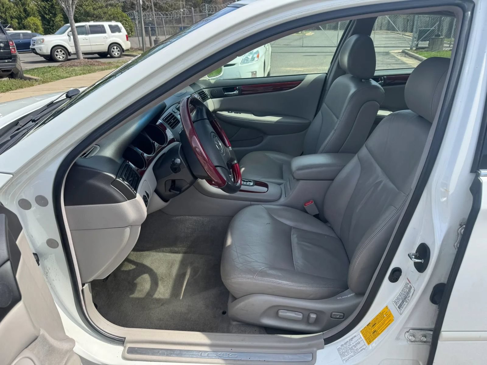 Used 2003 Lexus ES 330 w/ Premium Pkg FWD image 34