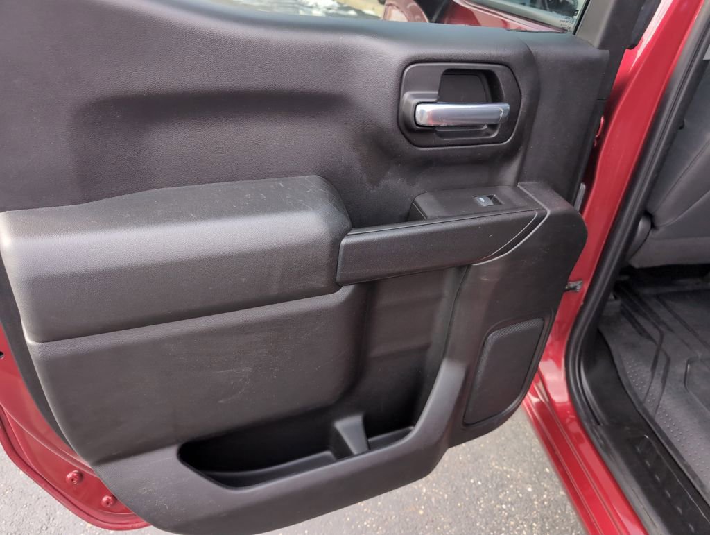 Used 2020 Chevrolet Silverado 1500 Custom w/ Custom Value Package image 12