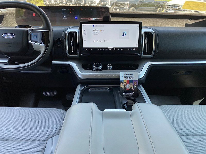 Certified 2025 Ford Expedition Platinum AWD/4WD image 19