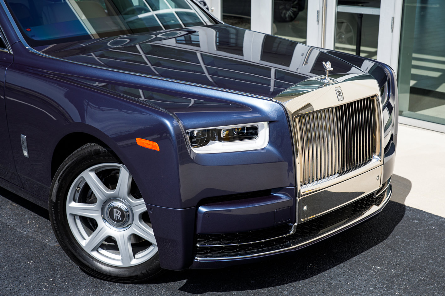 Certified 2020 Rolls-Royce Phantom Sedan RWD image 27