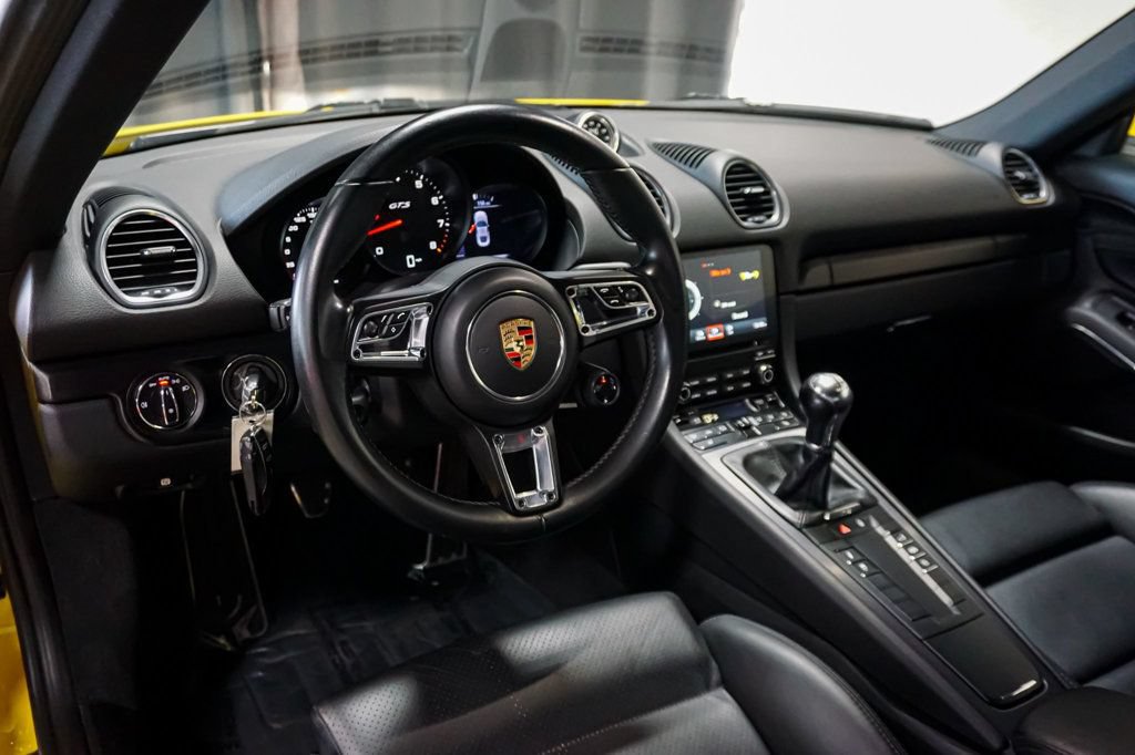 Used 2019 Porsche 718 Cayman RWD image 10