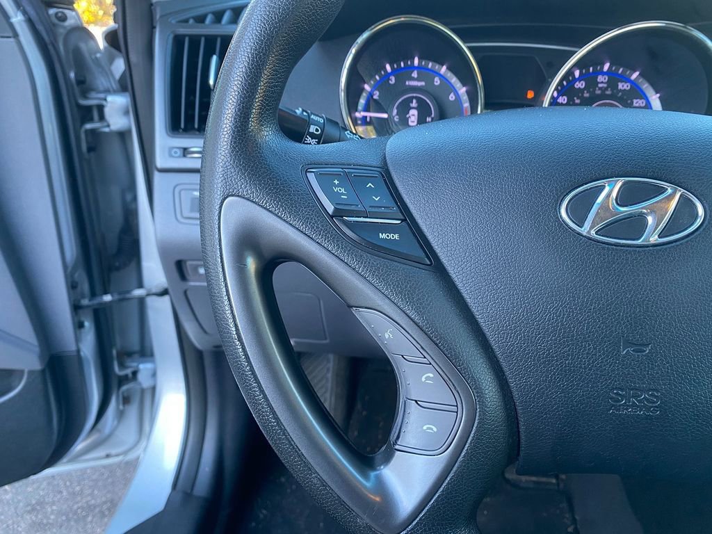 Used 2013 Hyundai Sonata GLS w/ Popular Equipment Pkg FWD image 16