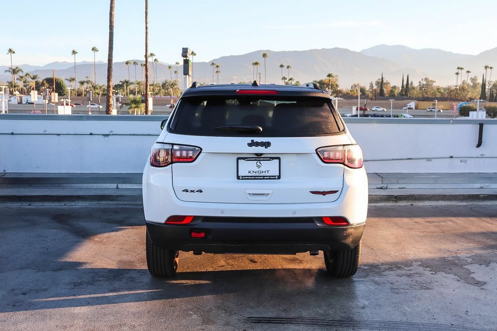 Used 2024 Jeep Compass Trailhawk AWD/4WD image 8