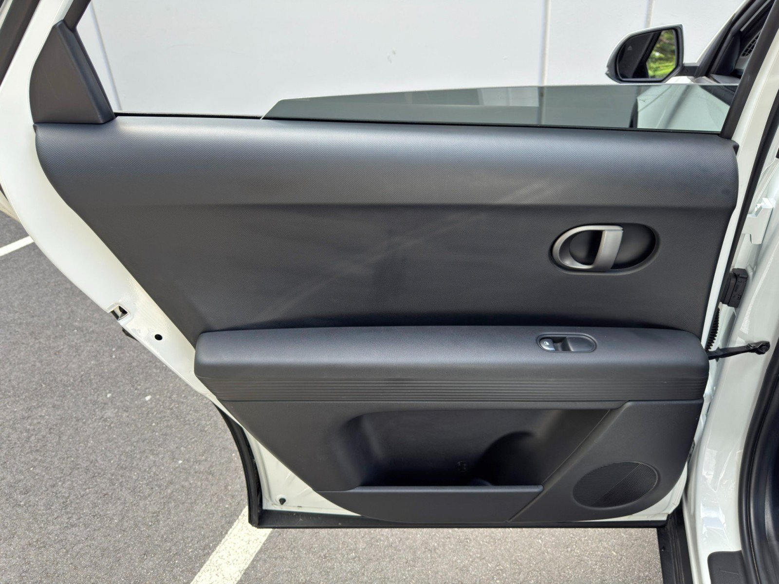 Used 2025 Hyundai Ioniq 5 SE RWD image 38