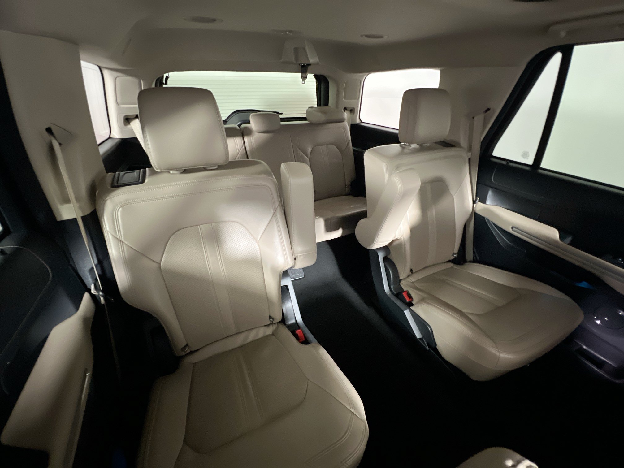 Used 2024 Ford Expedition Limited AWD/4WD image 32