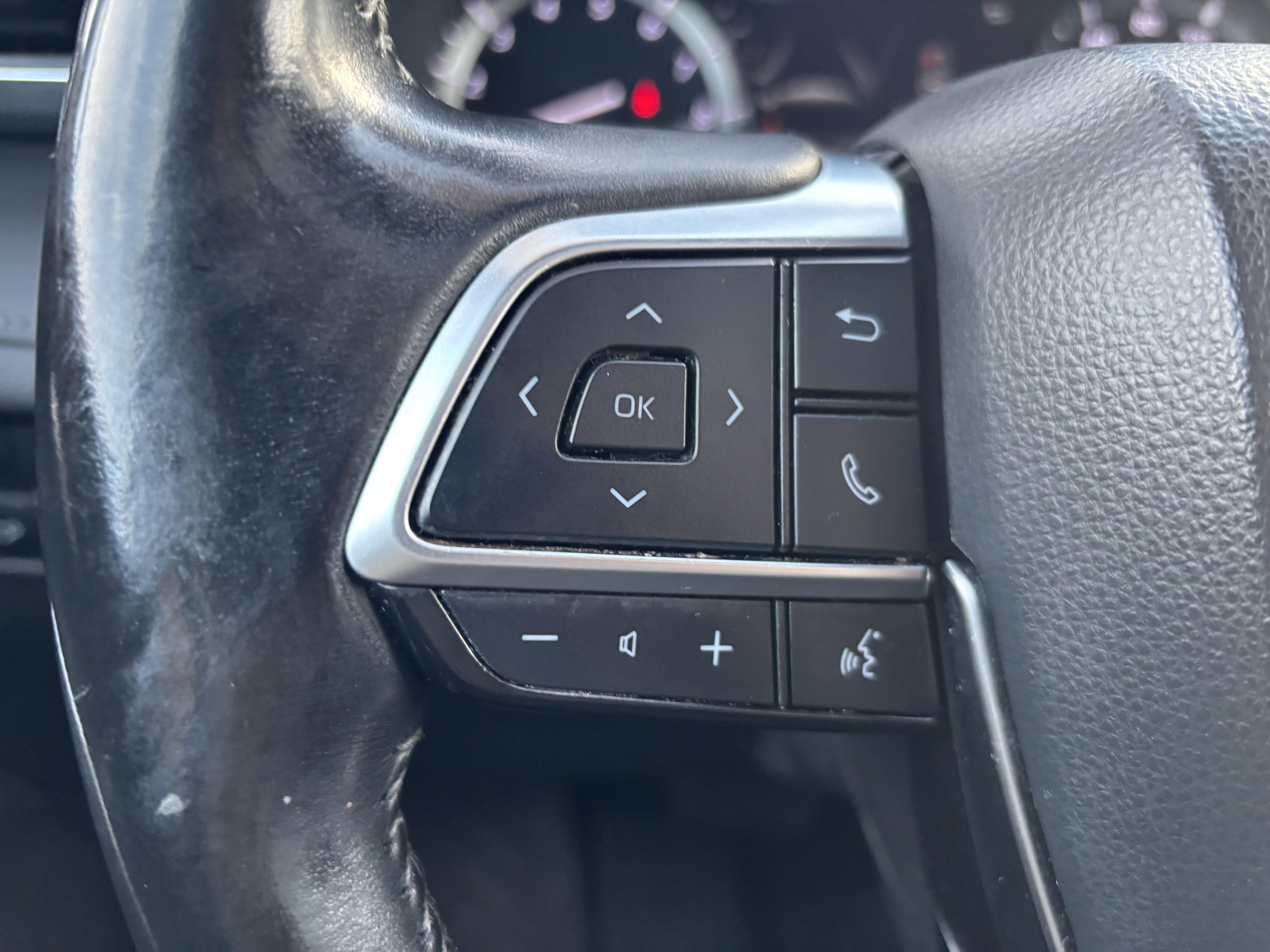 Used 2021 Toyota Highlander XSE image 29