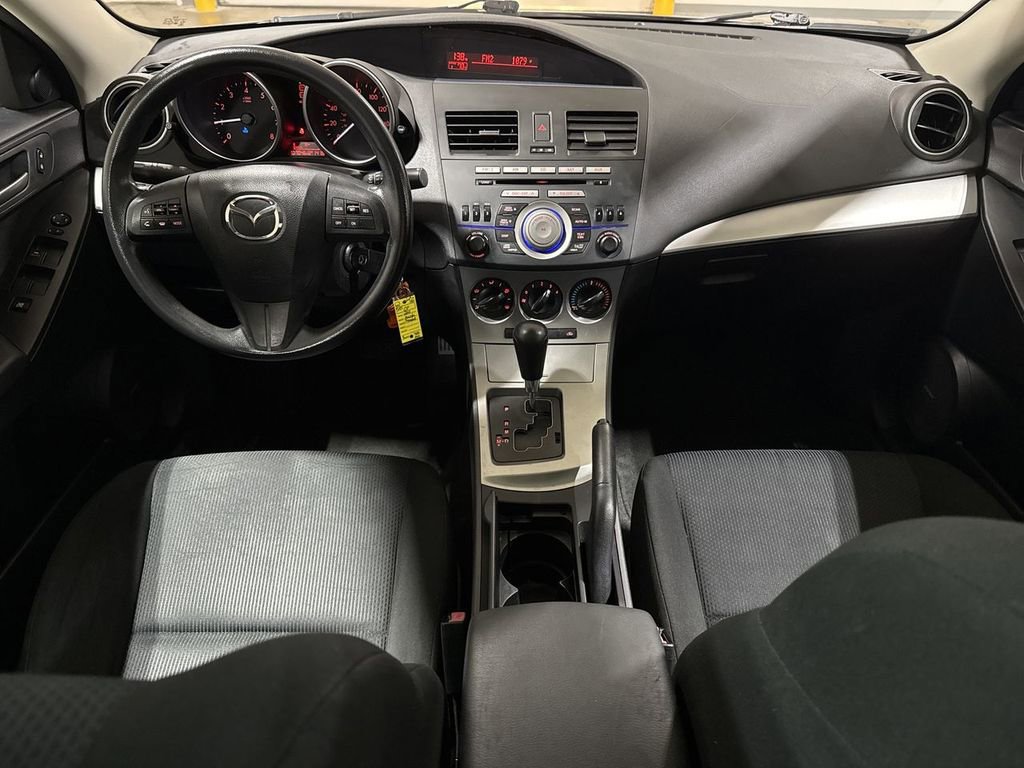 Used 2011 MAZDA MAZDA3 i Touring FWD image 10