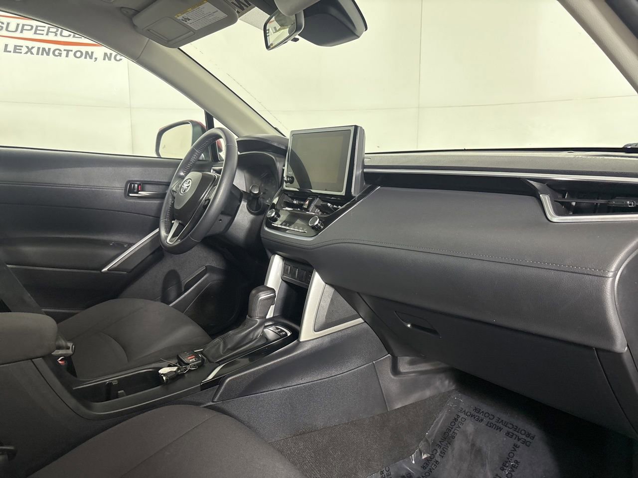 Used 2023 Toyota Corolla Cross LE image 28