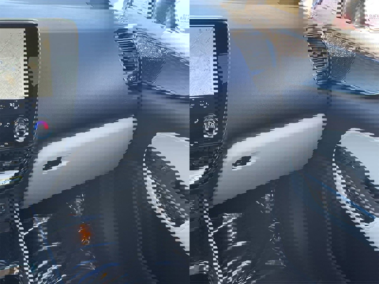 Used 2025 Lexus NX 300h AWD w/ Luxury Package image 15