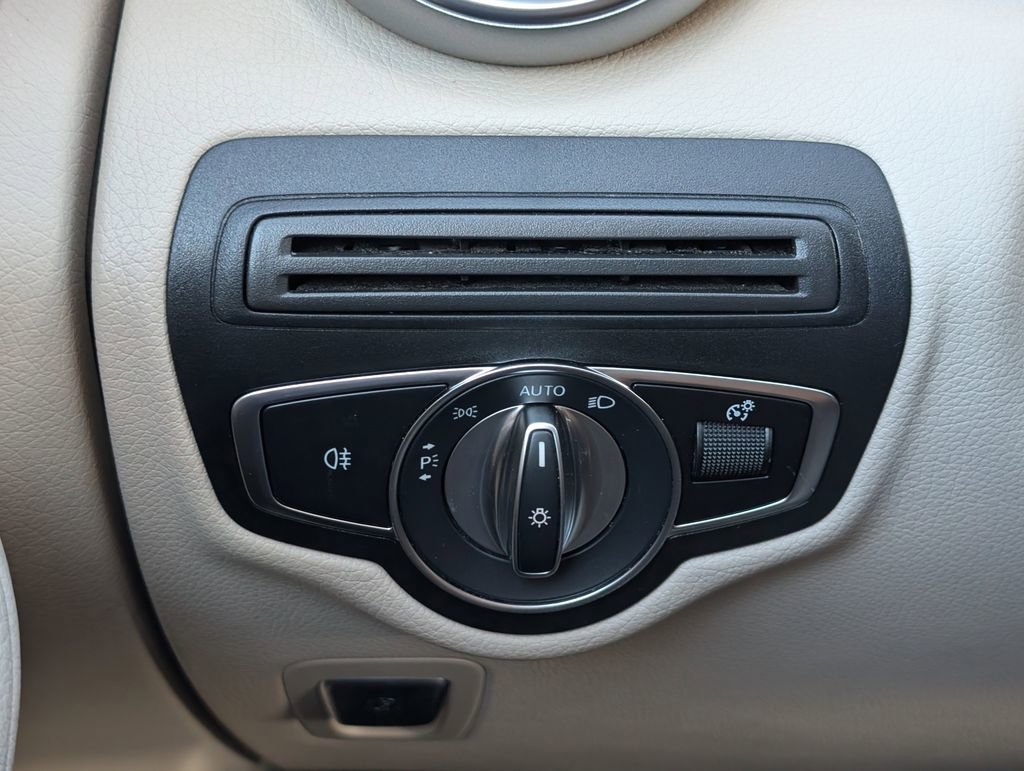 Certified 2021 Mercedes-Benz GLC 300 4MATIC image 22