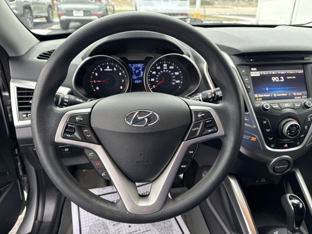 Used 2015 Hyundai Veloster image 11