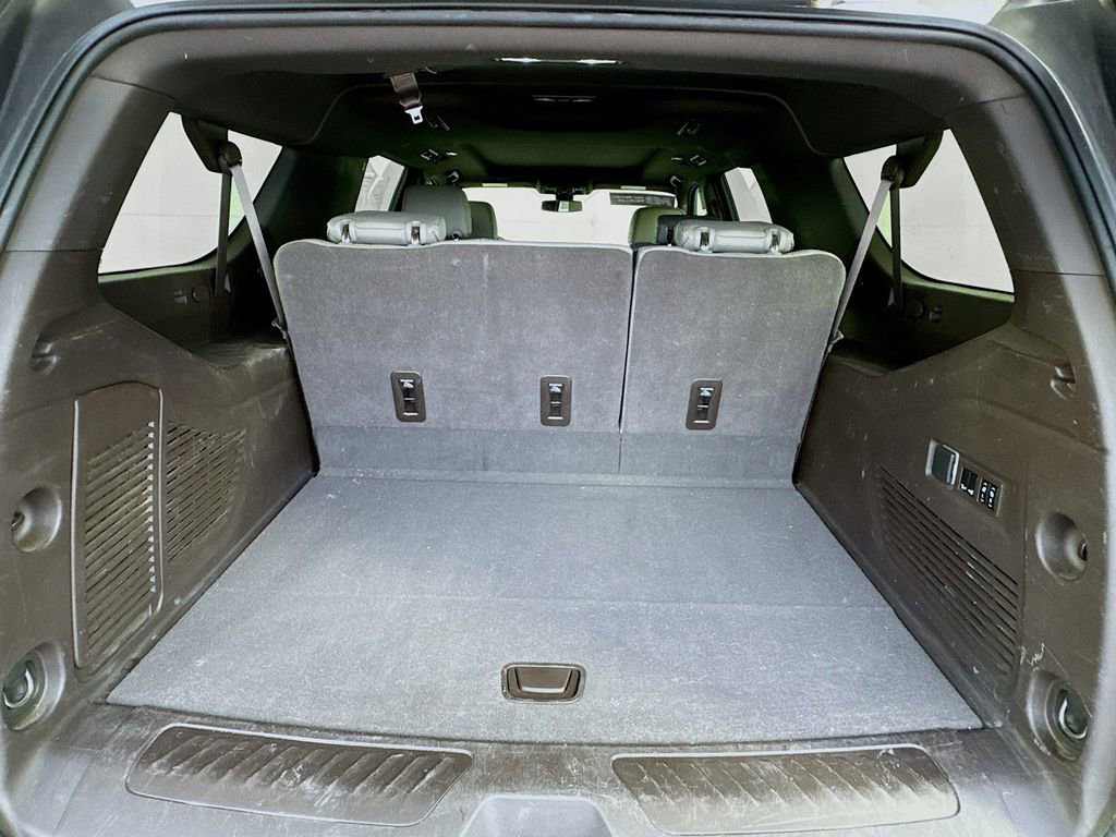 Used 2022 GMC Yukon XL SLT w/ SLT Luxury Package image 28