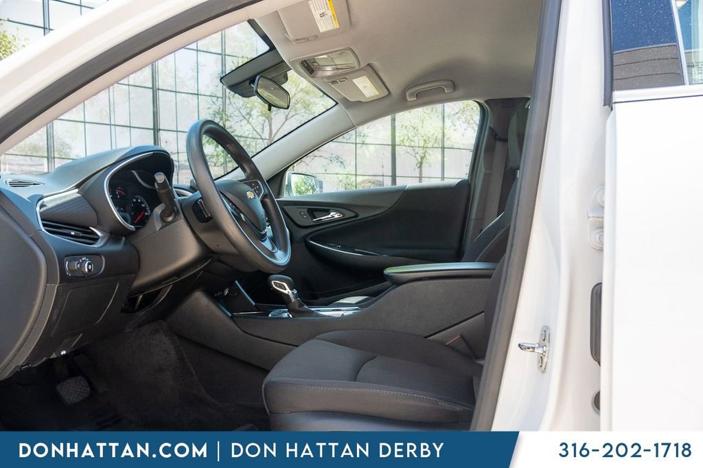 Used 2024 Chevrolet Malibu LT FWD image 3