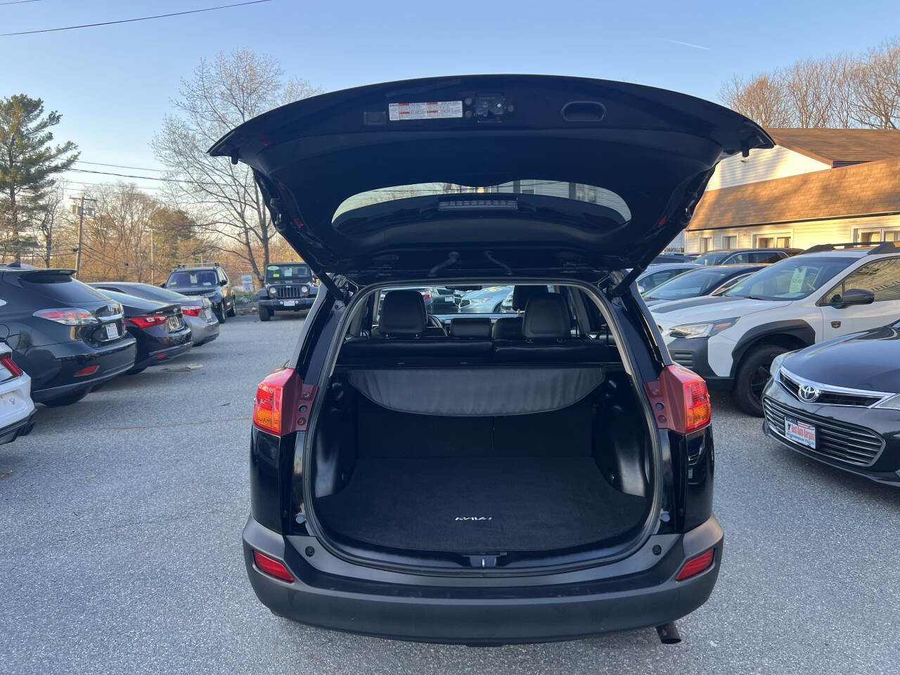 Used 2015 Toyota RAV4 Limited image 15