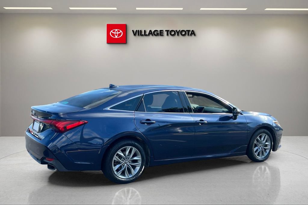Certified 2019 Toyota Avalon XLE FWD image 5