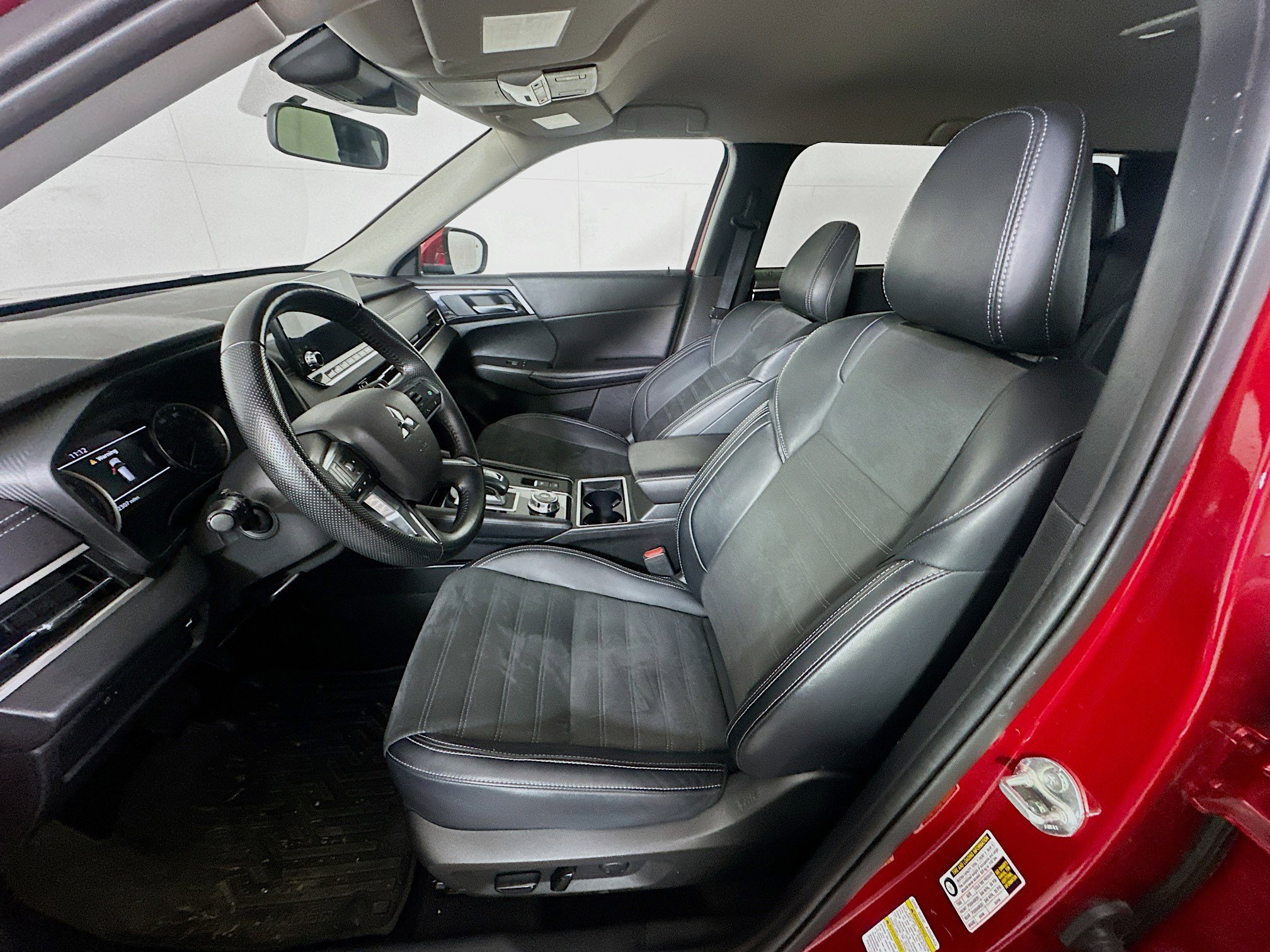 Used 2024 Mitsubishi Outlander SE image 13
