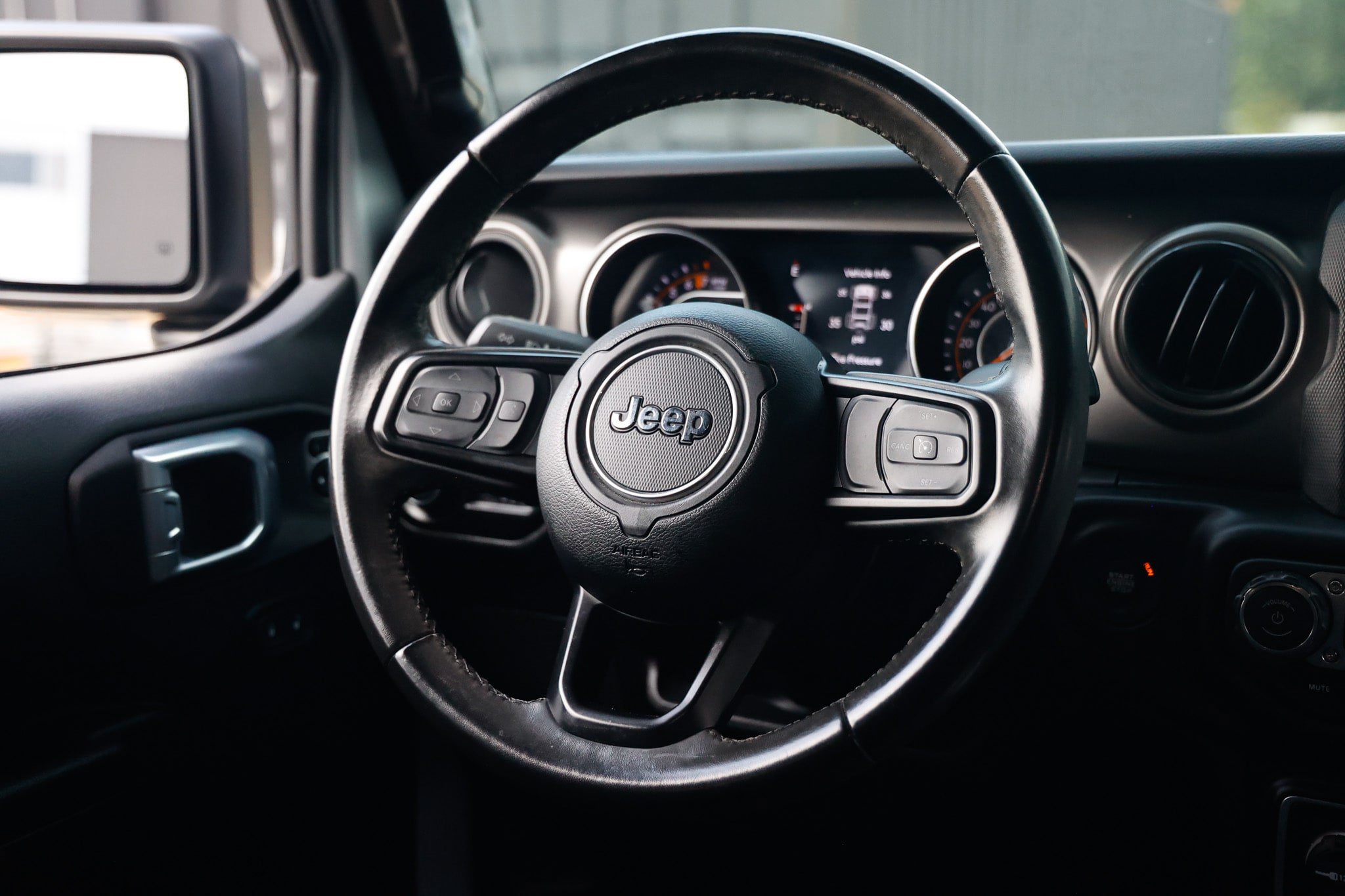 Used 2022 Jeep Wrangler Sport AWD/4WD image 31
