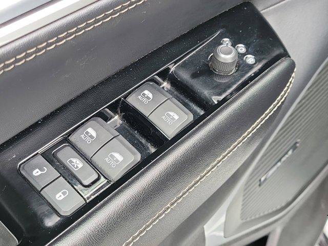 Used 2024 Jeep Wagoneer Series III AWD/4WD image 21
