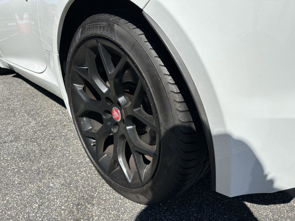 Used 2015 Jaguar F-TYPE Convertible image 8