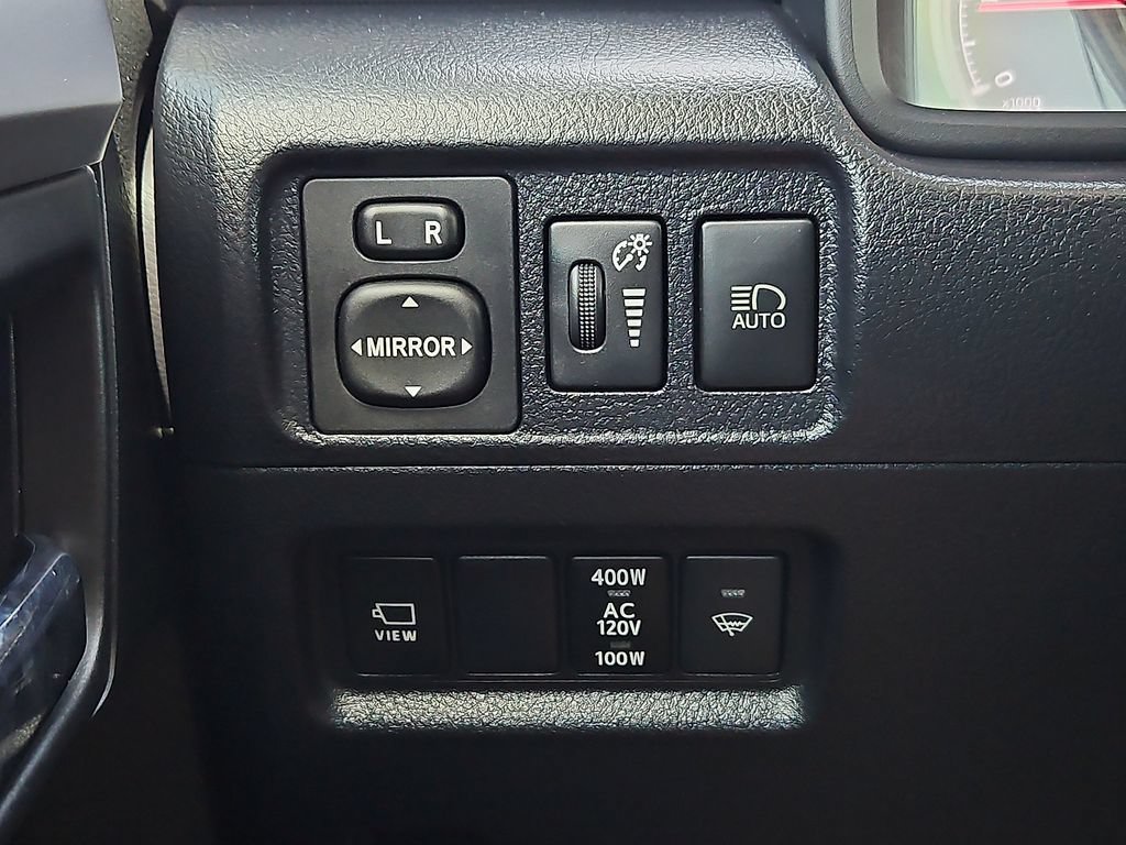 Used 2022 Toyota 4Runner Limited AWD/4WD image 23