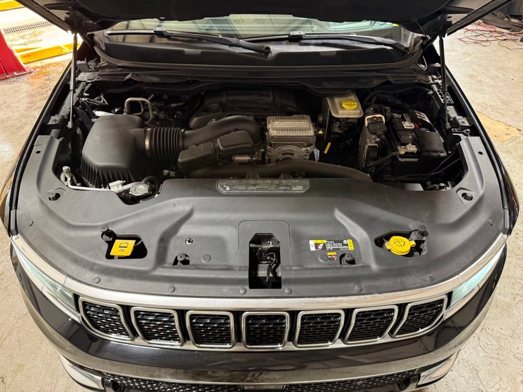 Certified 2022 Jeep Wagoneer Series III w/ Premium Group I AWD/4WD image 31