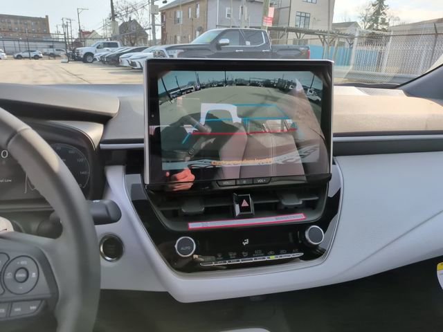 Used 2026 Toyota Corolla SE w/ SE Package image 24