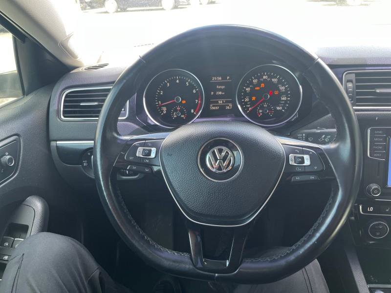 Used 2017 Volkswagen Jetta SEL image 18